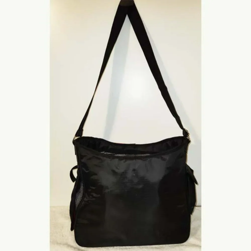 BOOTS AND BARKLEY EXTRA-LARGE BLACK NYLON SMALL PET CARRIER W/ZIP CLOSURE